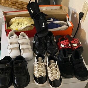 Nike Black and White Kids Sneakers